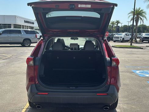 Used 2019 Toyota RAV4 XLE Premium FWD image 19