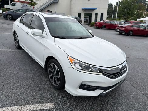 Used 2016 Honda Accord EX image 14