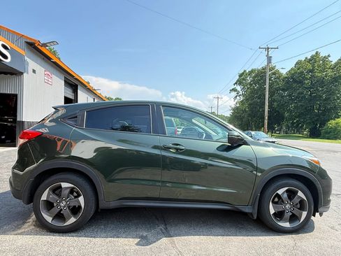 Used 2018 Honda HR-V EX image 7