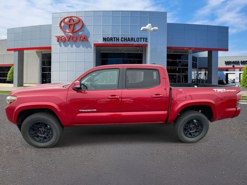 Used 2022 Toyota Tacoma TRD Sport w/ Technology Package image 7