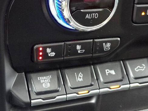 Used 2020 GMC Sierra 3500 Denali w/ Denali Ultimate Package image 22