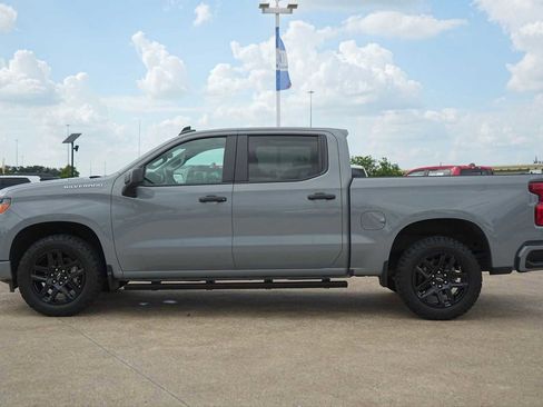Used 2025 Chevrolet Silverado 1500 Custom RWD image 3