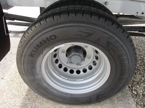 Used 2023 Mercedes-Benz Sprinter 4500 image 22