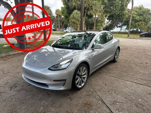 Used 2018 Tesla Model 3 Long Range image 1