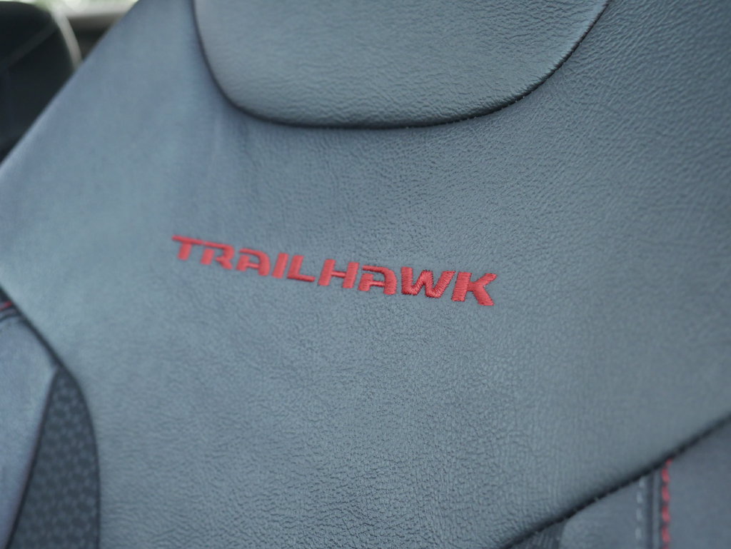 Used 2024 Jeep Compass Trailhawk AWD/4WD image 8