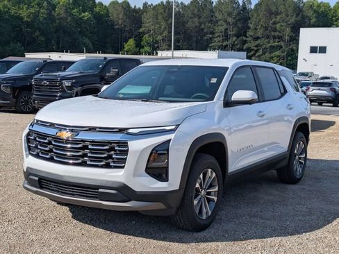 New 2026 Chevrolet Equinox LT w/ Safety and Technology Package FWD image 5