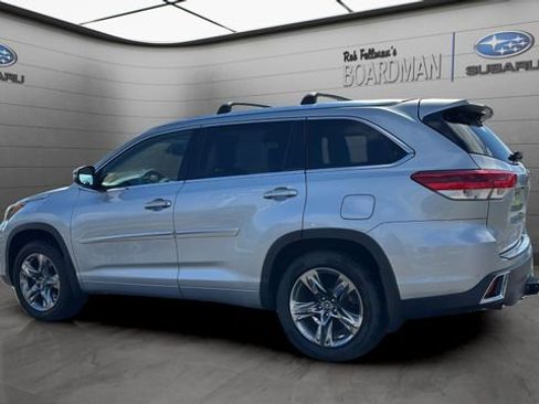 Used 2019 Toyota Highlander Limited Platinum AWD/4WD image 16