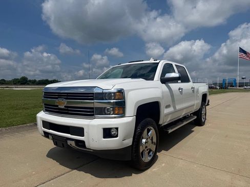 Used 2015 Chevrolet Silverado 2500 High Country w/ Duramax Plus Package AWD/4WD image 8