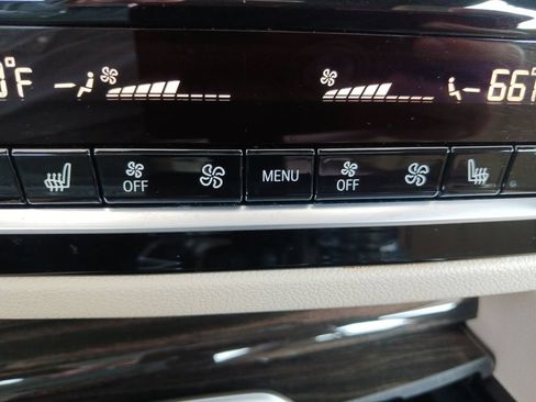 Used 2019 BMW 530i w/ Convenience Package RWD image 25