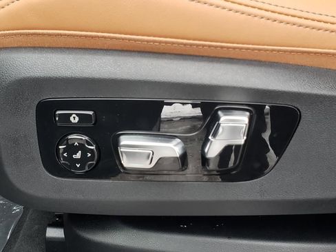 New 2026 BMW X6 xDrive40i w/ Climate Comfort Package image 21