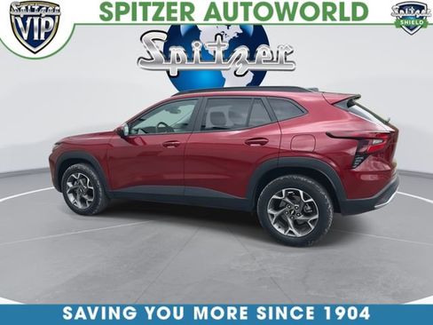 Used 2025 Chevrolet Trax LT w/ LT Convenience Package FWD image 7