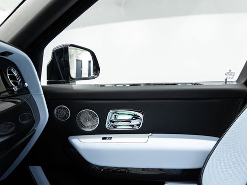 New 2026 Rolls-Royce Cullinan Black Badge image 41