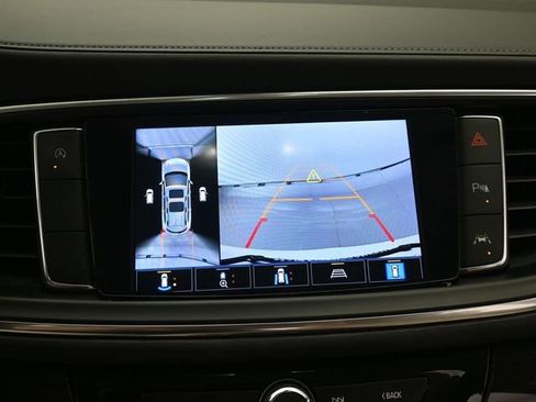 Used 2024 Buick Enclave Essence w/ Technology Package image 20