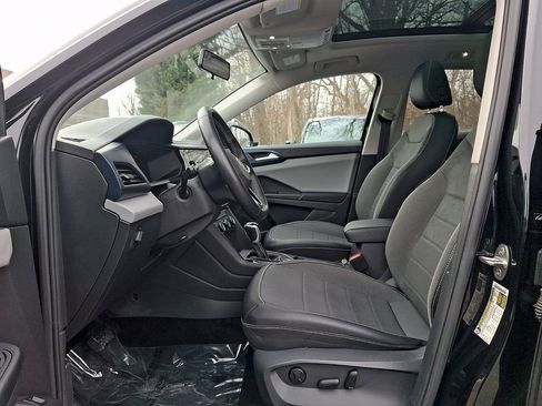 Used 2022 Volkswagen Taos SE image 13