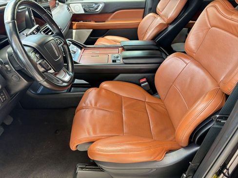 Used 2021 Lincoln Navigator Reserve w/ Luxury Package image 5