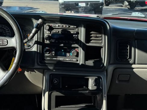 Used 2005 Chevrolet Avalanche Z71 w/ Sun And Sound Package image 26