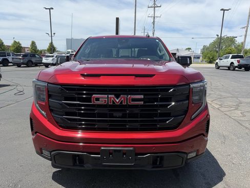 Used 2024 GMC Sierra 1500 Elevation w/ Elevation Premium Package AWD/4WD image 3