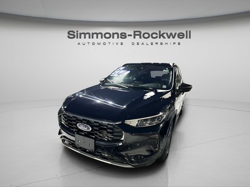 Used 2024 Ford Escape ST-Line image 3