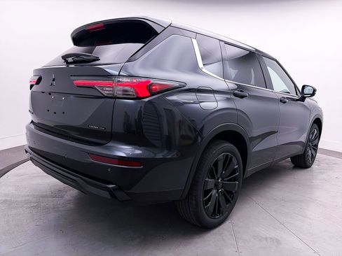 New 2026 Mitsubishi Outlander LE FWD image 10
