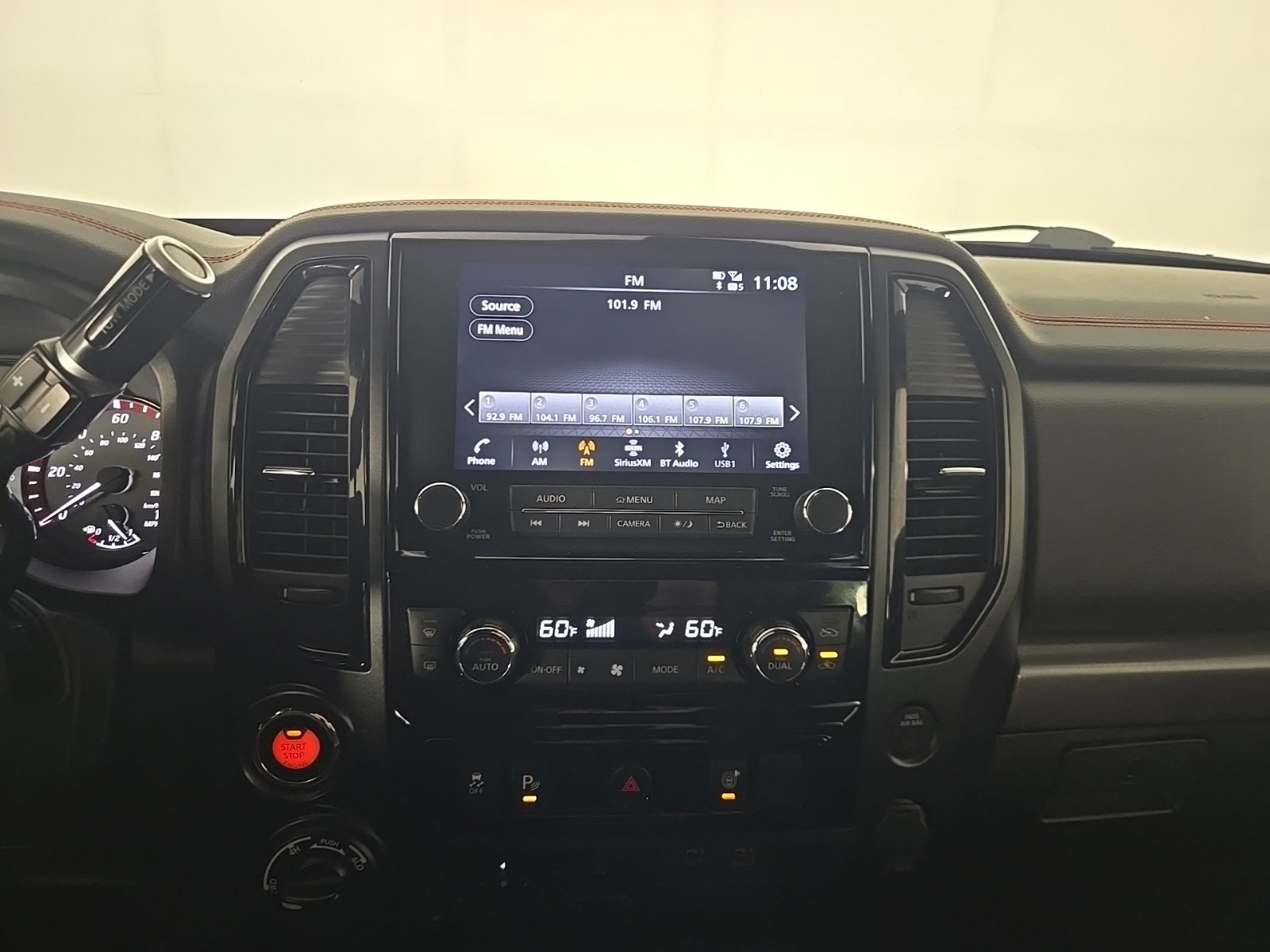 Used 2024 Nissan Titan PRO-4X w/ Pro-4x Utility Package AWD/4WD image 10