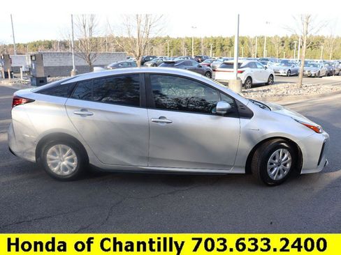 Used 2022 Toyota Prius LE image 8