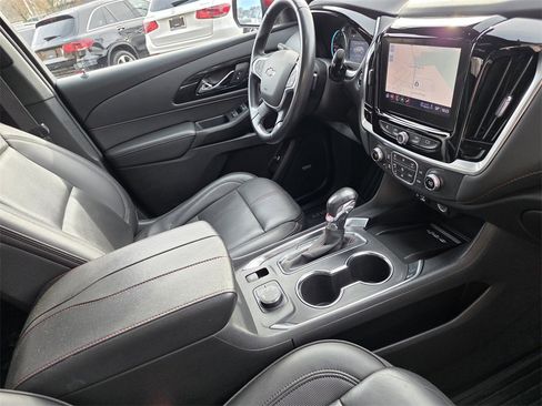 Used 2022 Chevrolet Traverse RS image 34