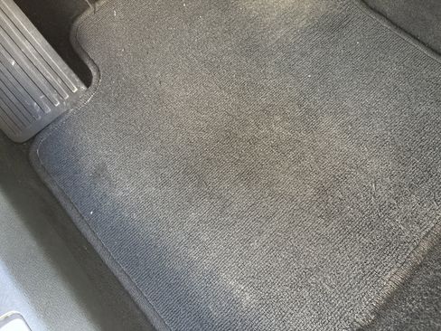 Used 2022 Volvo XC60 B5 Momentum w/ Climate Package image 17