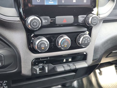New 2026 RAM 2500 Tradesman AWD/4WD image 17