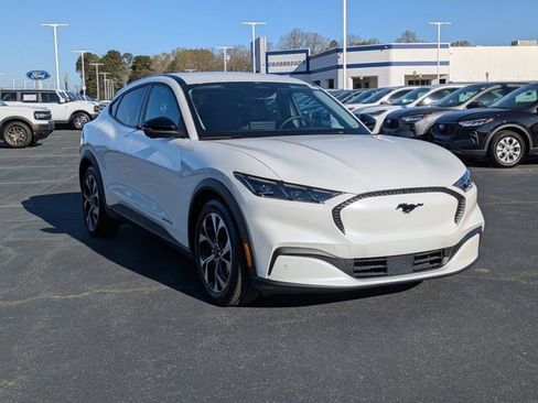 Certified 2025 Ford Mustang Mach-E Select w/ Comfort Package Lite image 1