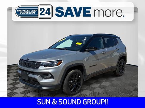 Certified 2022 Jeep Compass Latitude w/ Sun and Sound Group AWD/4WD image 1