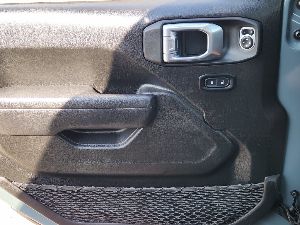 Used 2025 Jeep Gladiator Sport AWD/4WD image 18