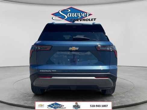 Used 2025 Chevrolet Equinox LT w/ Convenience Package II AWD/4WD image 4