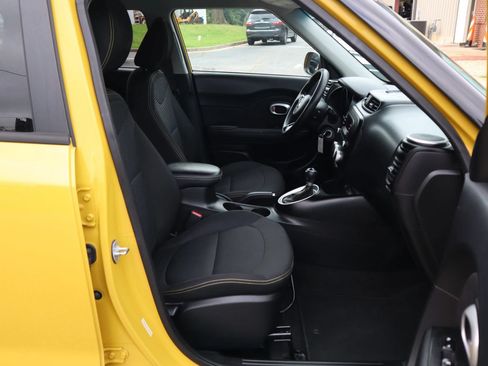 Used 2014 Kia Soul + FWD image 16