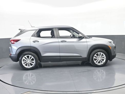 Used 2023 Chevrolet TrailBlazer LS FWD image 7