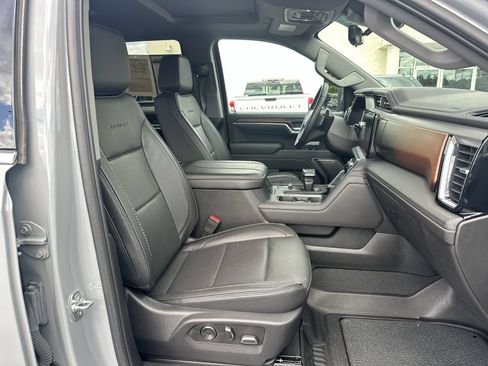 Used 2025 GMC Sierra 1500 Denali w/ Denali Reserve Package AWD/4WD image 22