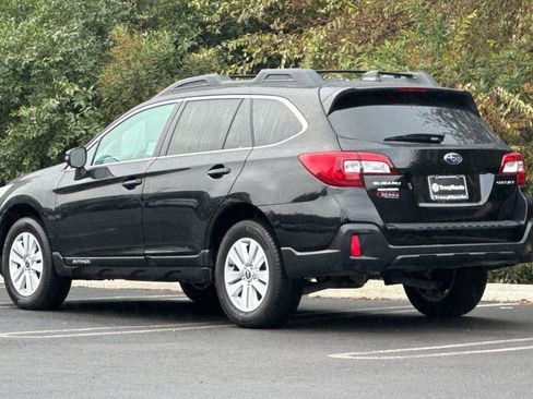 Used 2019 Subaru Outback 2.5i Premium image 6