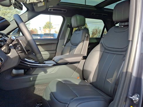 New 2026 Land Rover Range Rover Sport SE image 3