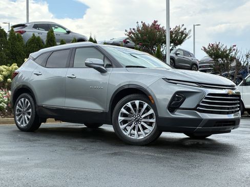 Used 2023 Chevrolet Blazer Premier w/ Driver Confidence II Package AWD/4WD image 2