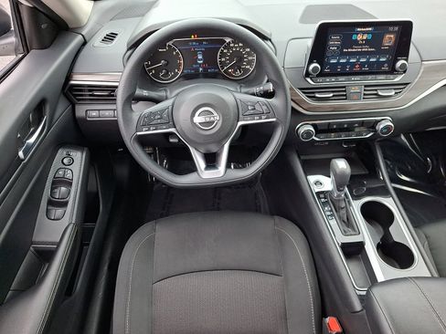 Certified 2024 Nissan Altima 2.5 SV image 11