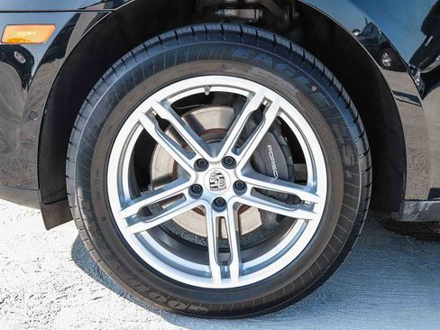 Used 2023 Porsche Macan image 13