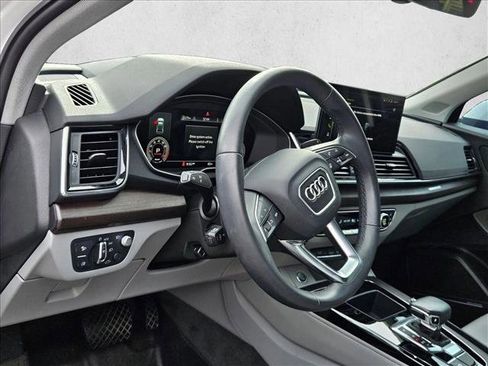 Used 2023 Audi Q5 2.0T Prestige w/ Prestige Package image 9