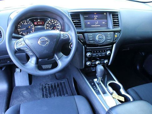 Used 2019 Nissan Pathfinder S image 15