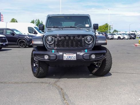 Used 2024 Jeep Wrangler Unlimited AWD/4WD image 2
