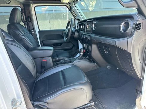 Used 2023 Jeep Wrangler Unlimited Sahara w/ Cold Weather Group AWD/4WD image 9