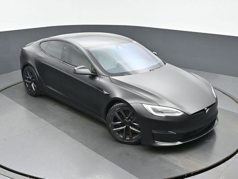Used 2021 Tesla Model S Plaid image 34