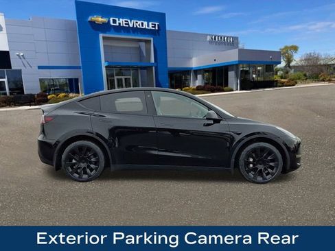 Used 2023 Tesla Model Y Long Range image 10