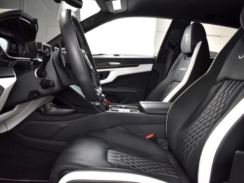 Used 2024 Lamborghini Urus S AWD/4WD image 28