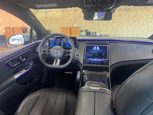 Used 2023 Mercedes-Benz EQE 500 4MATIC Sedan image 43