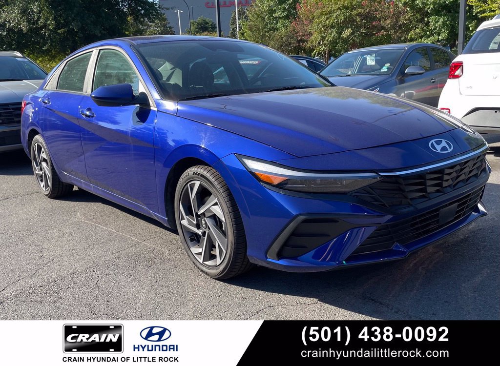 Used 2025 Hyundai Elantra SEL FWD image 1