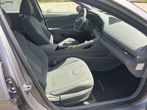 New 2025 Hyundai Elantra SEL image 13
